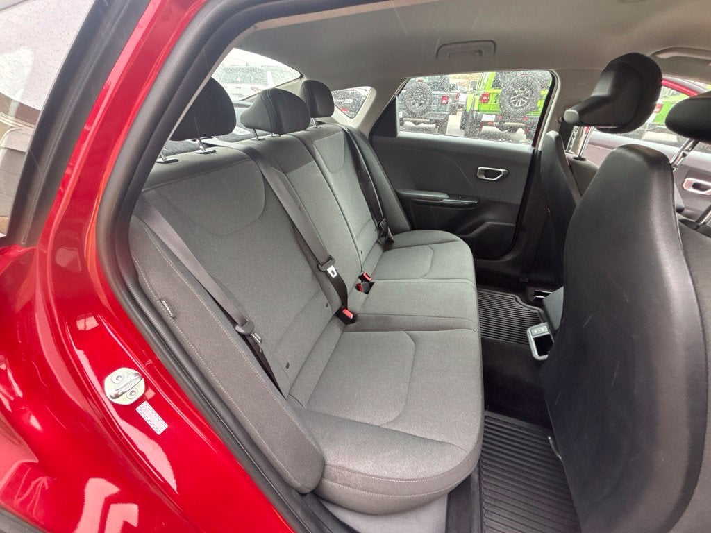 2025 Kia K4 LXS