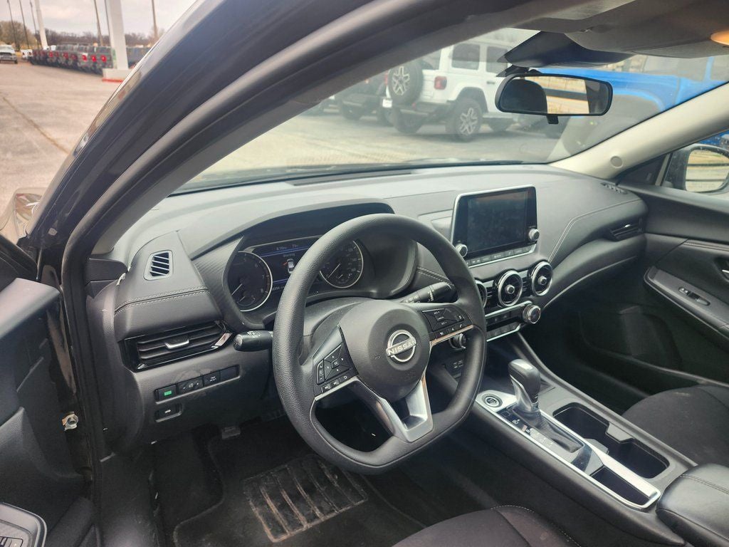 2024 Nissan Sentra SV Xtronic CVT