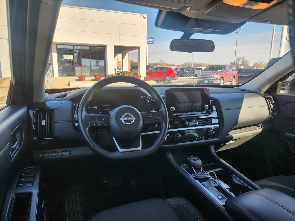 2025 Nissan Pathfinder SV FWD