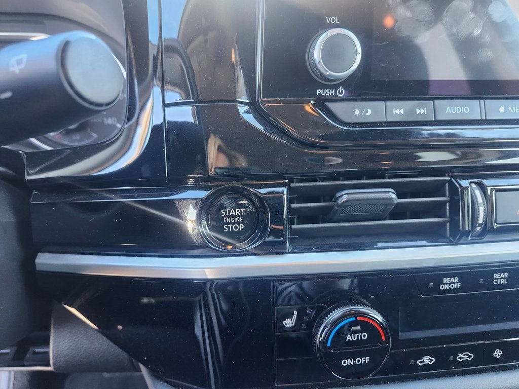 2025 Nissan Pathfinder SV FWD