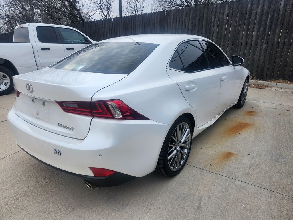 2016 Lexus IS 200t 200t