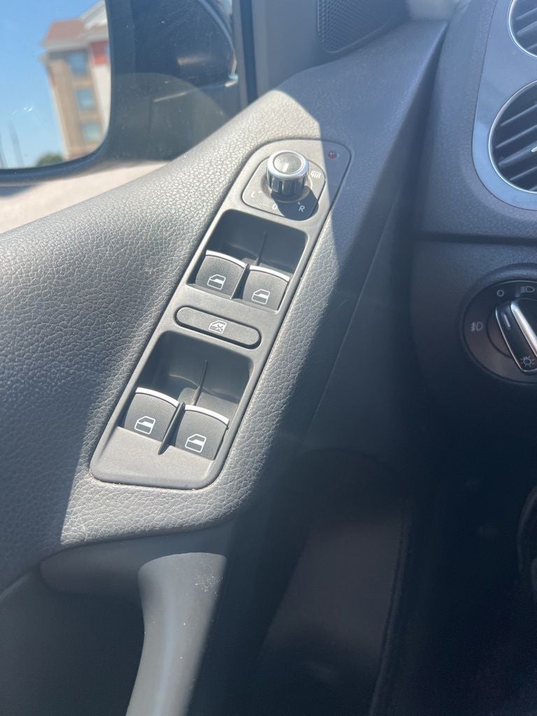 2014 Volkswagen Tiguan SE