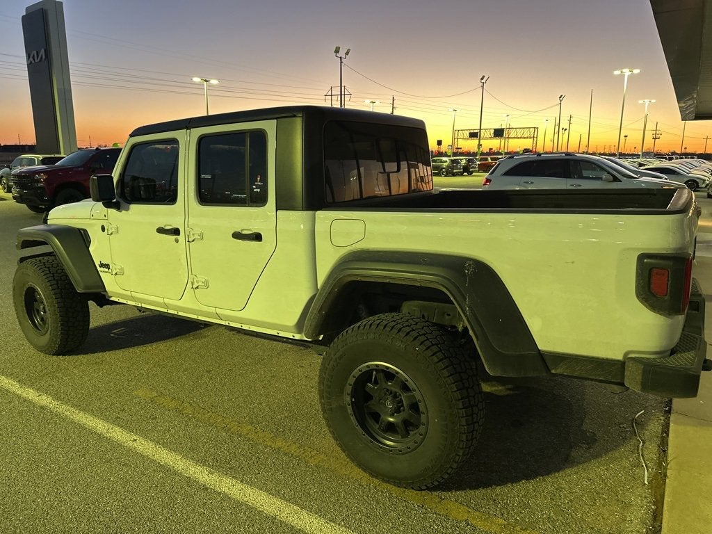 2022 Jeep Gladiator Sport