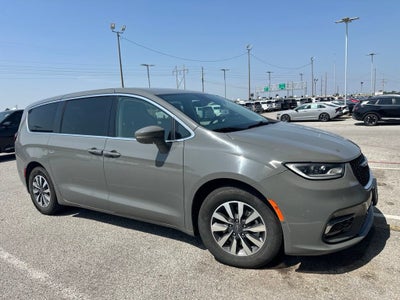 2022 Chrysler Pacifica Hybrid Touring L