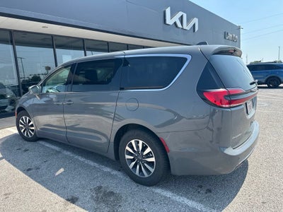 2022 Chrysler Pacifica Hybrid Touring L