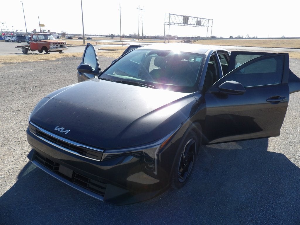 2025 Kia K4 EX