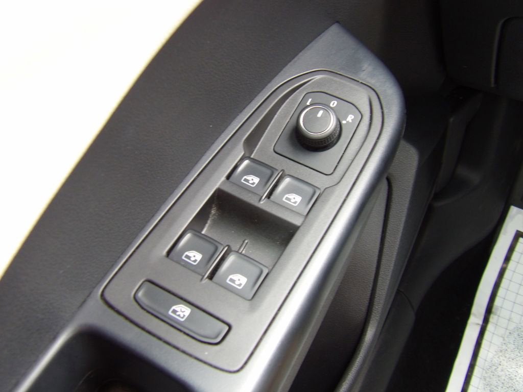 2025 Volkswagen Taos S