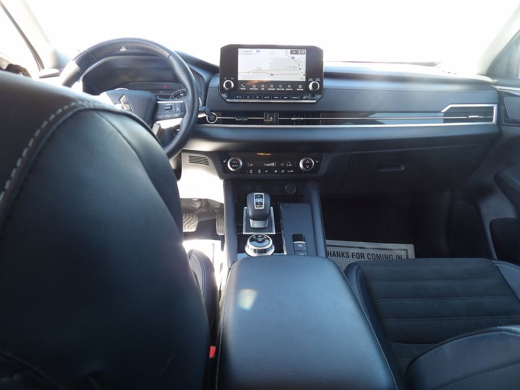 2024 Mitsubishi Outlander SE