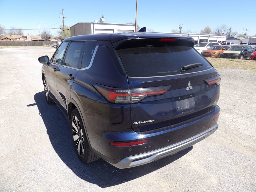 2025 Mitsubishi Outlander SE