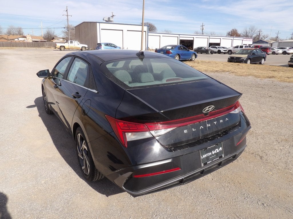 2025 Hyundai Elantra SEL Convenience