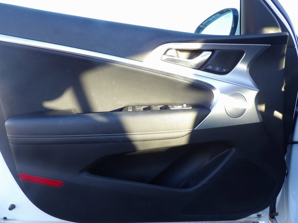 2022 Genesis G70 2.0T