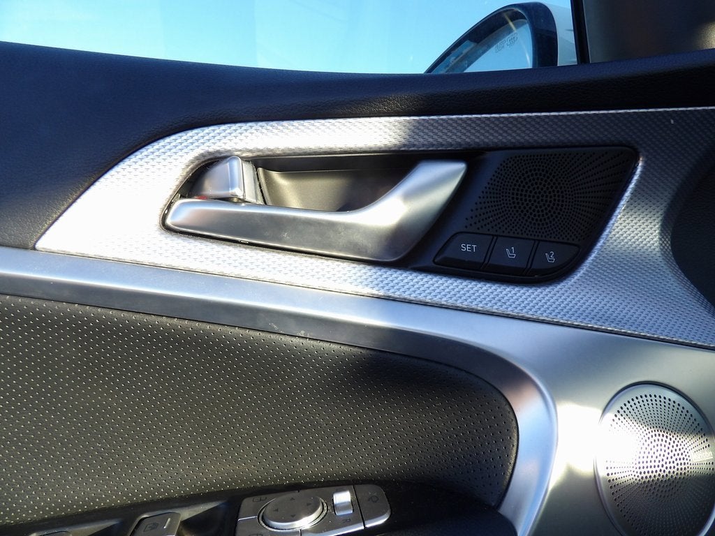 2022 Genesis G70 2.0T